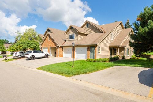 53-18600 Brookfield Lake Drive, Brookfield, WI, 53045 | Card Image