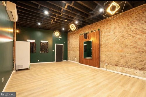 1809 S Broadway, Camden, NJ, 08104-1333 | Card Image