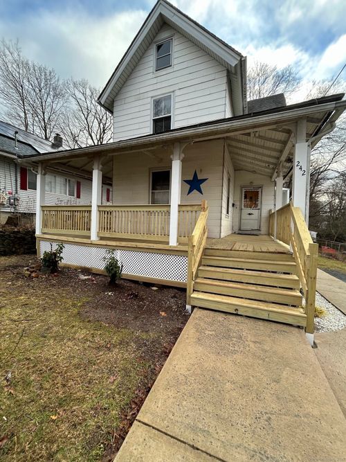 242 Madison St, Waterbury, CT, 06706-1816 | Card Image