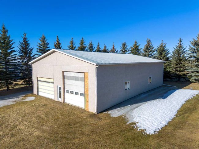 39060A Range Road 270, Home with 2 bedrooms, 2 bathrooms and 4 parking in Rural Red Deer County AB | Image 7