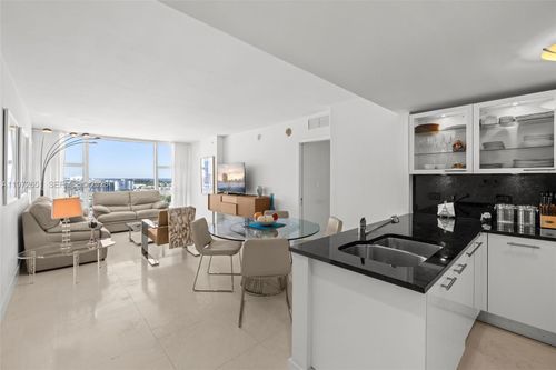 1401-6801 Collins Ave, Miami Beach, FL, 33141-3243 | Card Image