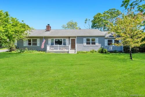 9 Epson Crse, Brookhaven, NY, 11719-9734 | Card Image