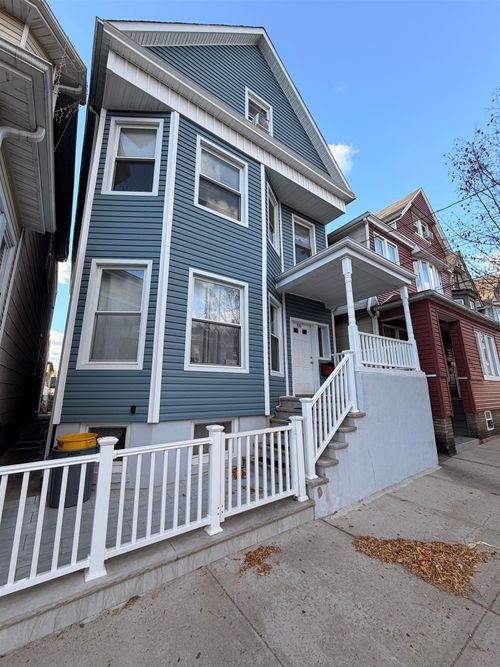 fl-2nd-520 N 3rd St, East Newark, NJ, 07029-2704 | Card Image