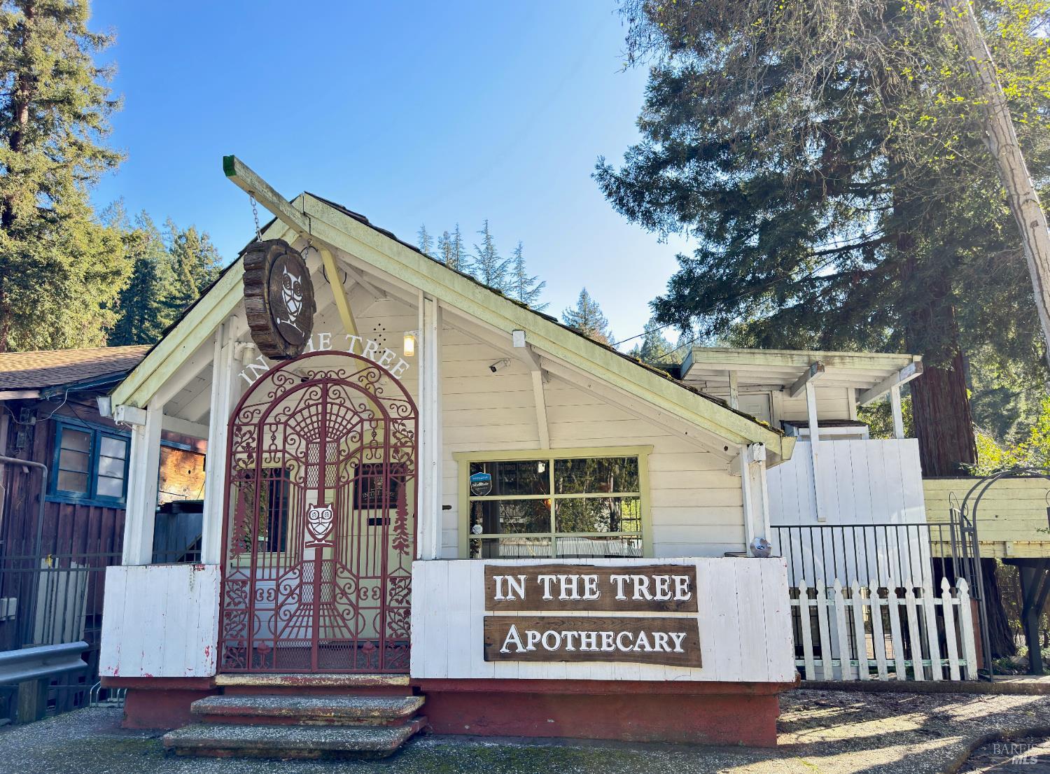 10665 River Rd, Forestville, CA 95436