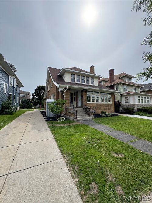 b-95 W Humboldt Parkway, Buffalo, NY, 14214 | Card Image
