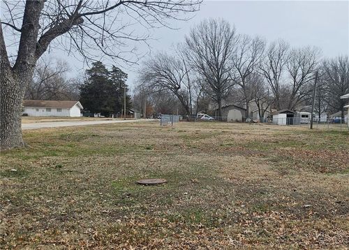 600 S Osage St, Girard, KS, 66743-1634 | Card Image