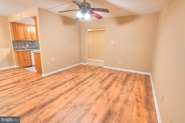 APT-1B - 11629 Stoneview Sq, Condo with 2 bedrooms, 2 bathrooms and null parking in RESTON VA | Image 5