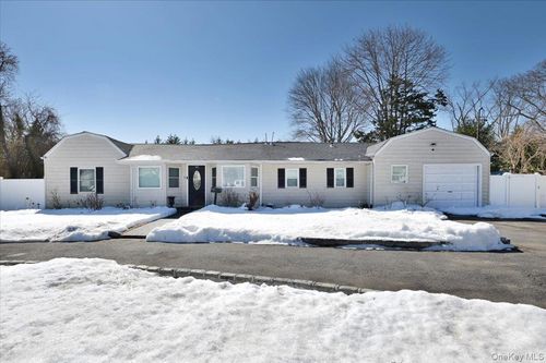 62 Bayside Ave, Amityville, NY, 11701-3649 | Card Image