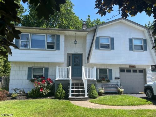 19 Glenbrook Rd, Ogdensburg, NJ, 07439-1118 | Card Image