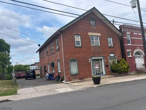 18 Mountain Ave, Bound Brook, NJ, 08805-2035 | Card Image