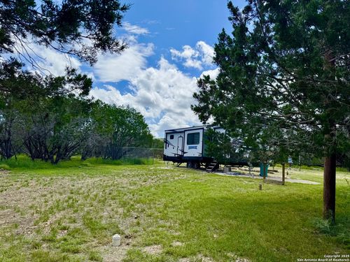 256 Jim Dalrymple Dr, Leakey, TX, 78873 | Card Image