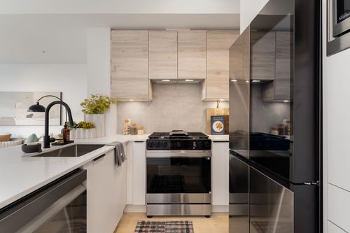 401-30494 Cardinal Avenue, Abbotsford, BC, V2T0A5 | Card Image