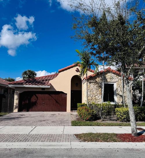 10131 Nw 10th St, Miami, FL, 33172-3317 | Card Image