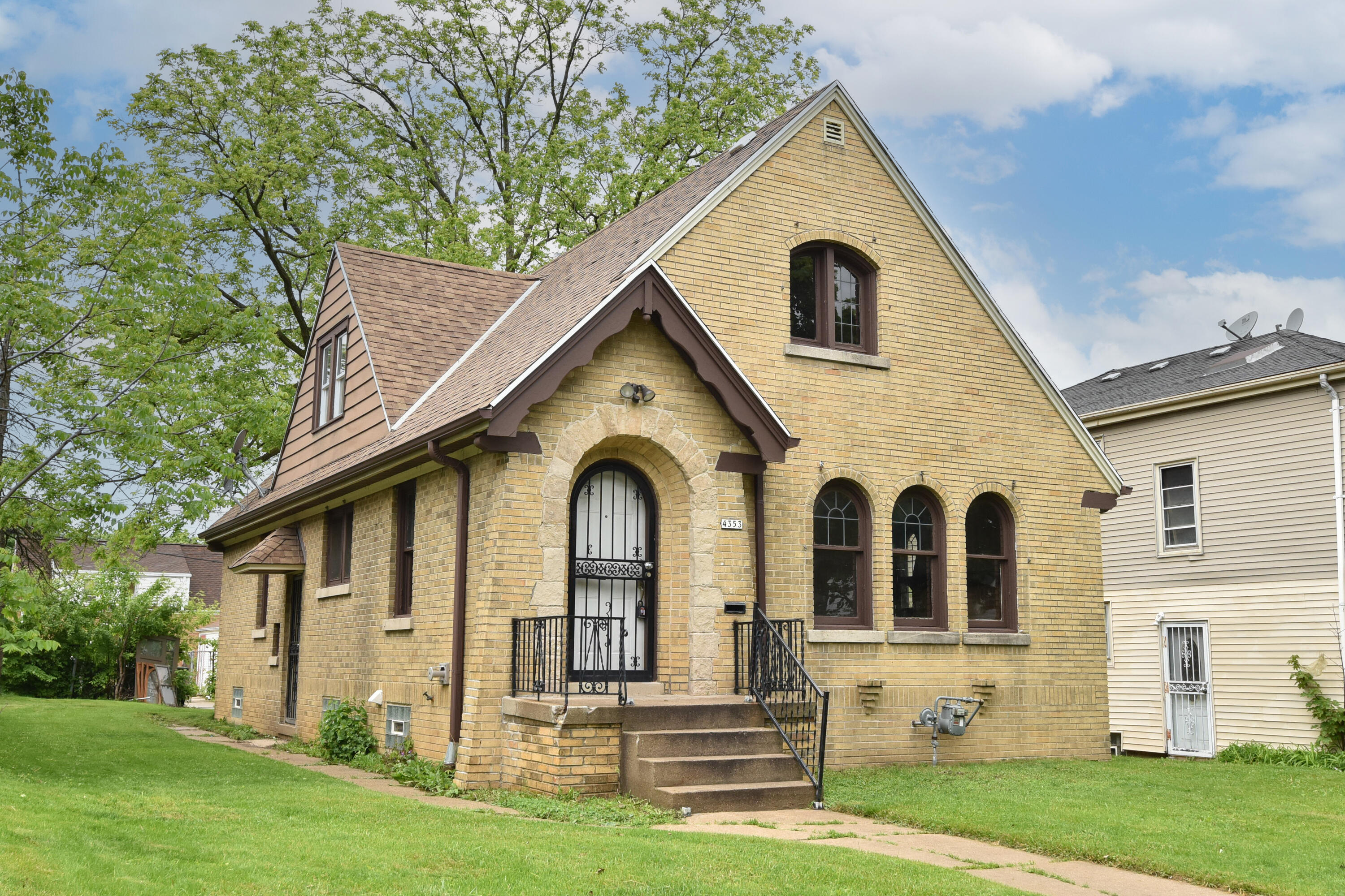 18th St, Milwaukee, WI 53209