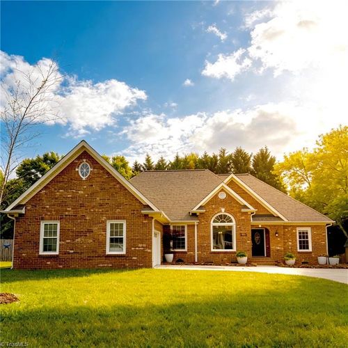936 George Place Drive, Kernersville, NC, 27284 | Card Image