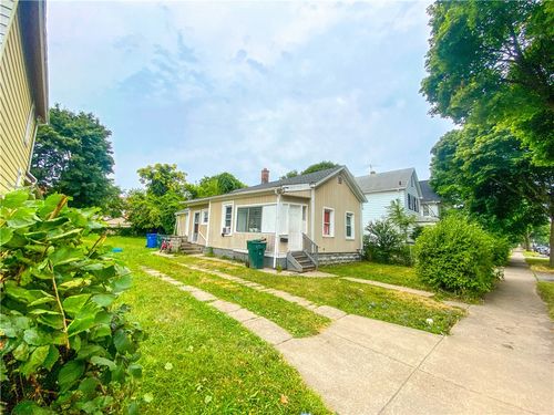 147 Parkway, Rochester, NY, 14608-1145 | Card Image