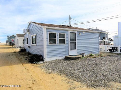 23 E Penguin Way, Lavallette, NJ, 08735-1318 | Card Image