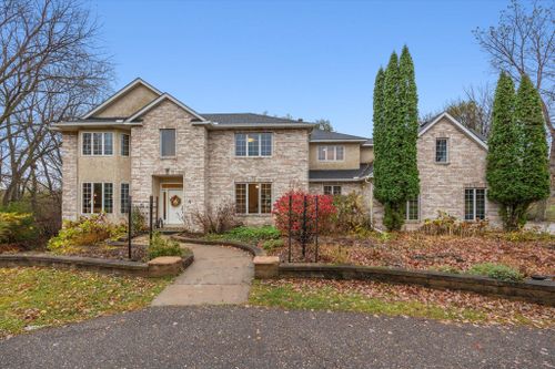 6 Roanoke Rd, Sunfish Lake, MN, 55118-4706 | Card Image