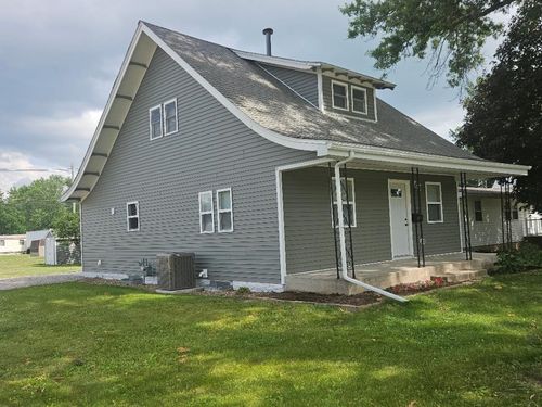807 5th Ave, Belle Plaine, IA, 52208-2003 | Card Image