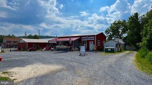 8244 Cumberland Rd, SPRINGFIELD, WV, 26763-8504 | Card Image