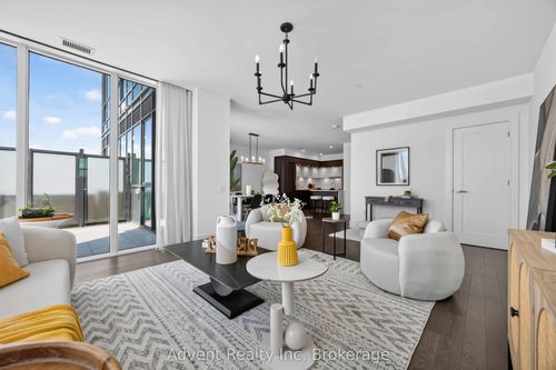 518-30 Inn On The Park Dr, Toronto, ON, M3C0P7 | Card Image