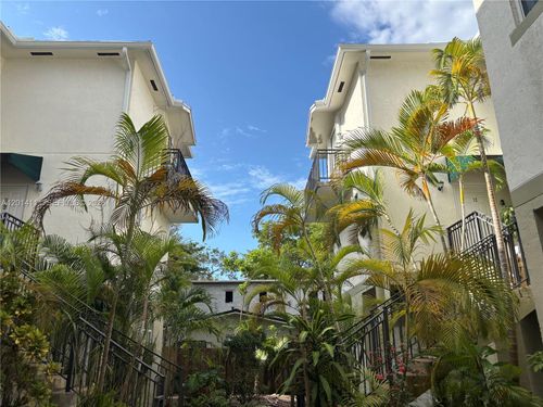 4-2850 Coconut Ave, Miami, FL, 33133-3798 | Card Image