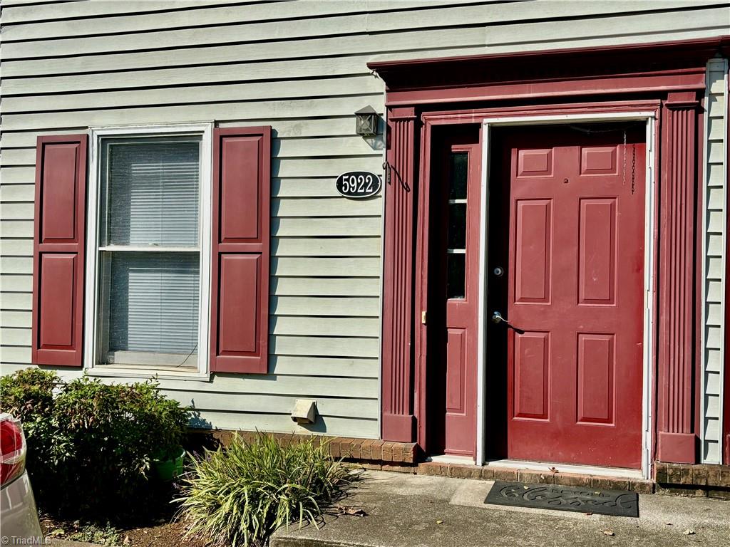 King Charles Ct, Clemmons, NC 27012