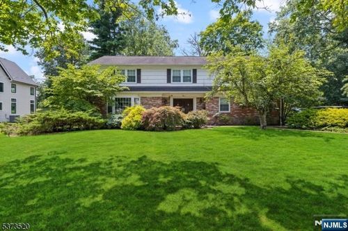 5 Torrence Dr, Livingston, NJ, 07039-3509 | Card Image