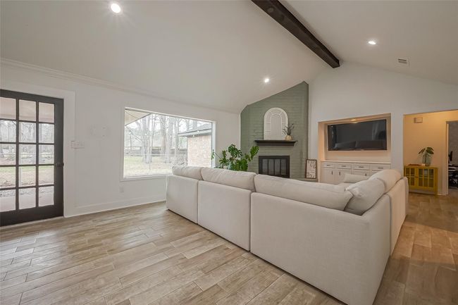 419 Magnolia Bnd, House other with 3 bedrooms, 2 bathrooms and 2 parking in New Caney TX | Image 10