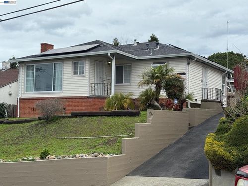 17028 Santa Fe St, Ashland, CA, 94541-1048 | Card Image