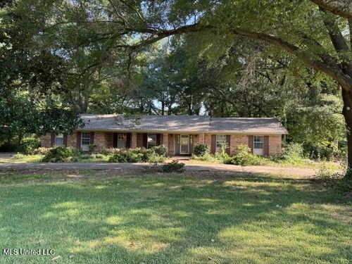 16 Norris Cv, Senatobia, MS, 38668-6440 | Card Image
