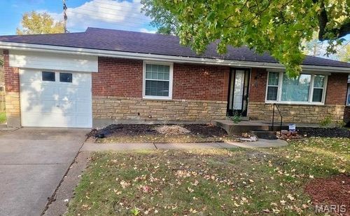 324 Gage Dr, Saint Louis, MO, 63135-3040 | Card Image