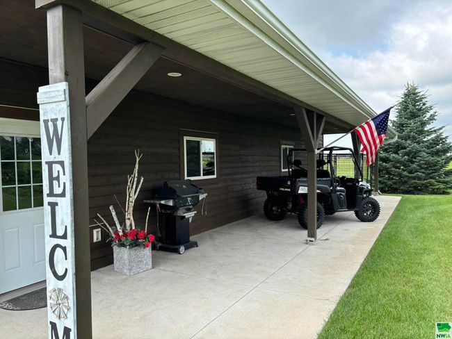 925 Sunrise Trl, House other with 5 bedrooms, 3 bathrooms and null parking in Sioux Center IA | Image 45