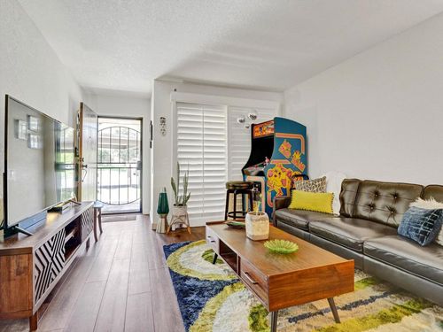 114-701 N Los Felices Cir W, Palm Springs, CA, 92262-0621 | Card Image
