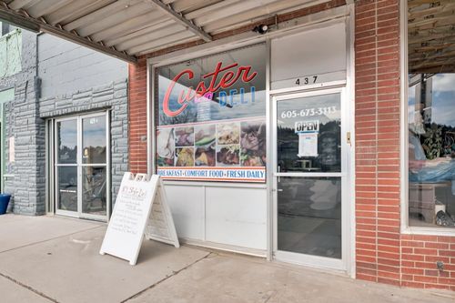 437 Mount Rushmore Rd, Custer, SD, 57730-1530 | Card Image