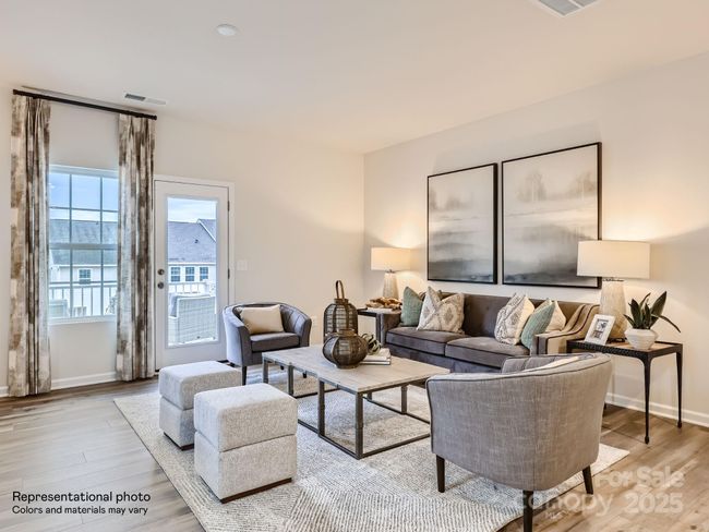 Living Room | Image 11