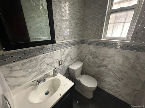 434 Sunrise Hwy, Lynbrook, NY, 11563-3012 | Card Image