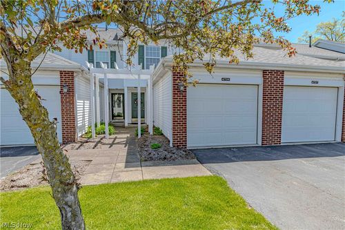 6735 Columbine Ct, Middleburg Heights, OH, 44130-8375 | Card Image