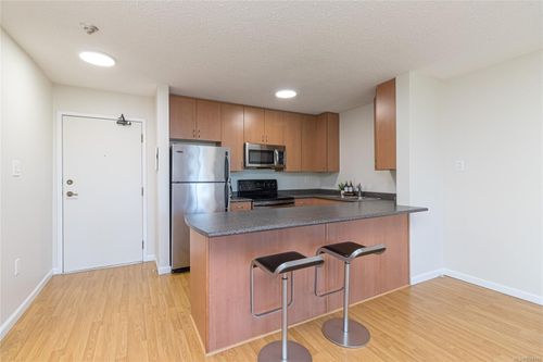 511-1745 Leighton Rd, Victoria, BC, V8R6R6 | Card Image