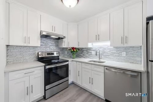7-7 Sharon Ln, Wethersfield, CT, 06109-3409 | Card Image