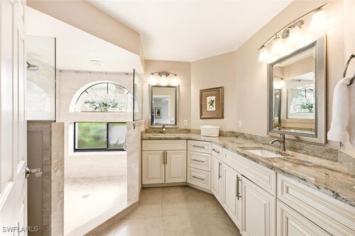 q101-583 Beachwalk Cir, NAPLES, FL, 34108-8730 | Card Image