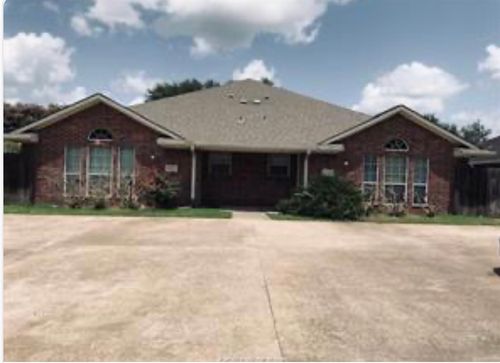 3821 Oldenburg Ln, College Station, TX, 77845-3965 | Card Image