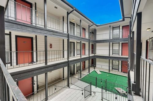 b309-2803 Hemphill Park, Austin, TX, 78705-4126 | Card Image