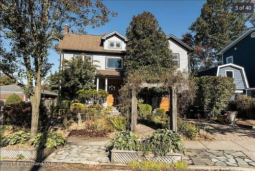 121 Windermere Rd, Staten Island, NY, 10305-2725 | Card Image
