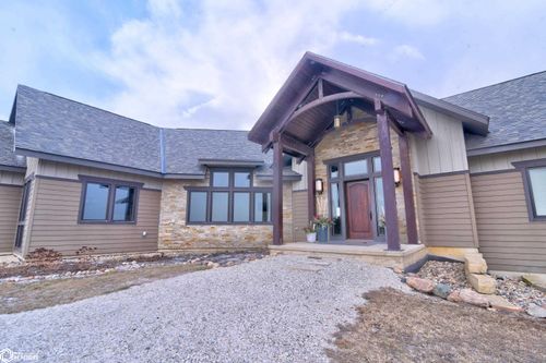 5526 475th St, West Bend, IA, 50597-8029 | Card Image