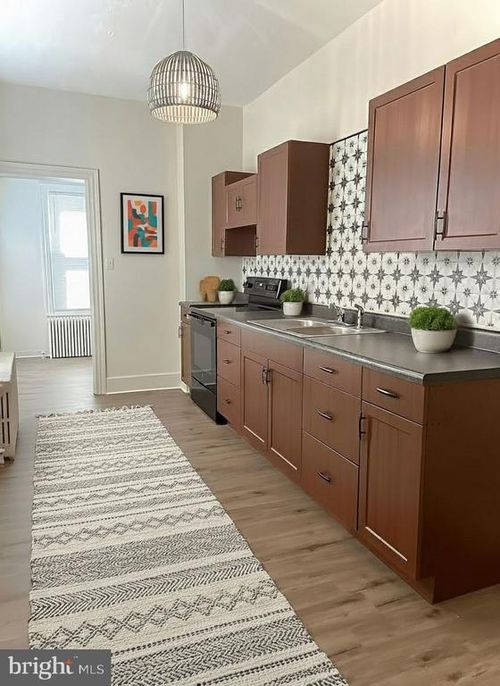 424 Locust St, READING, PA, 19604-2827 | Card Image