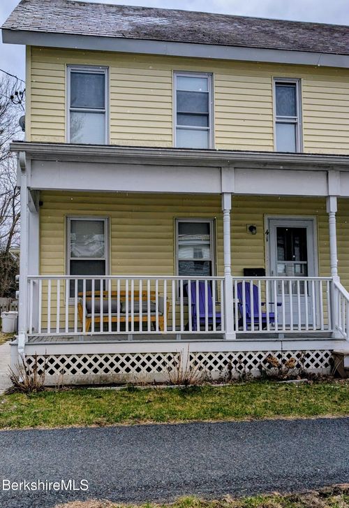 41 Arnold St, Williamstown, MA, 01267-2540 | Card Image