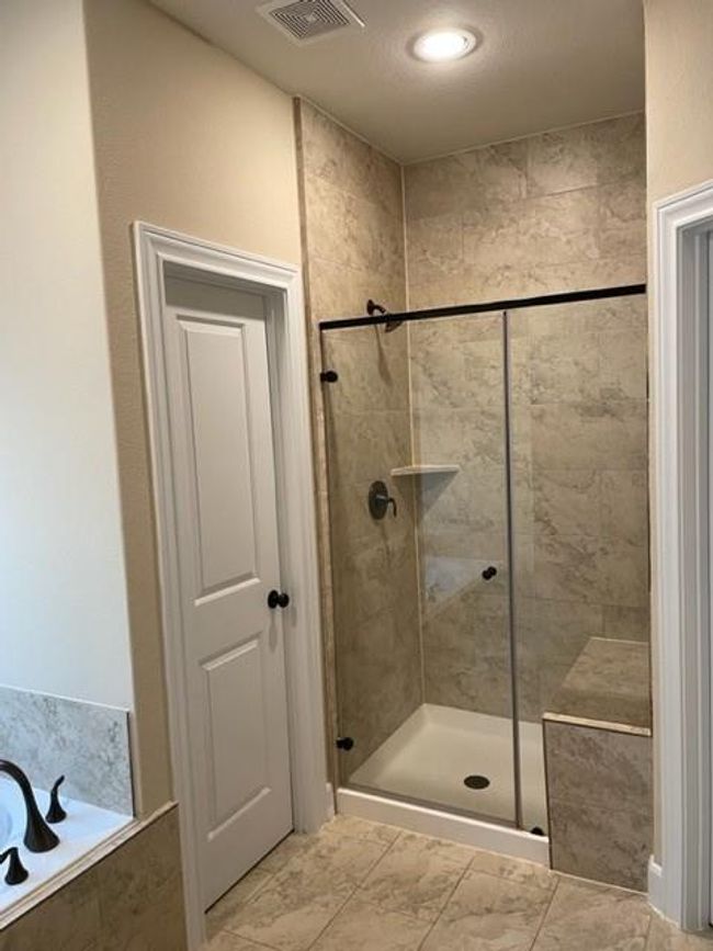 18231 Willow Edge Dr, House other with 4 bedrooms, 3 bathrooms and 2 parking in Tomball TX | Image 6