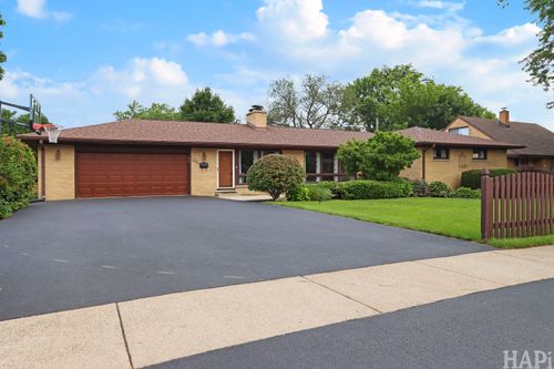 365 Woodland Drive, Grayslake, IL, 60030 | Card Image