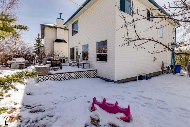 77 Rockbluff Place Nw, Home with 4 bedrooms, 3 bathrooms and 6 parking in Calgary AB | Image 30